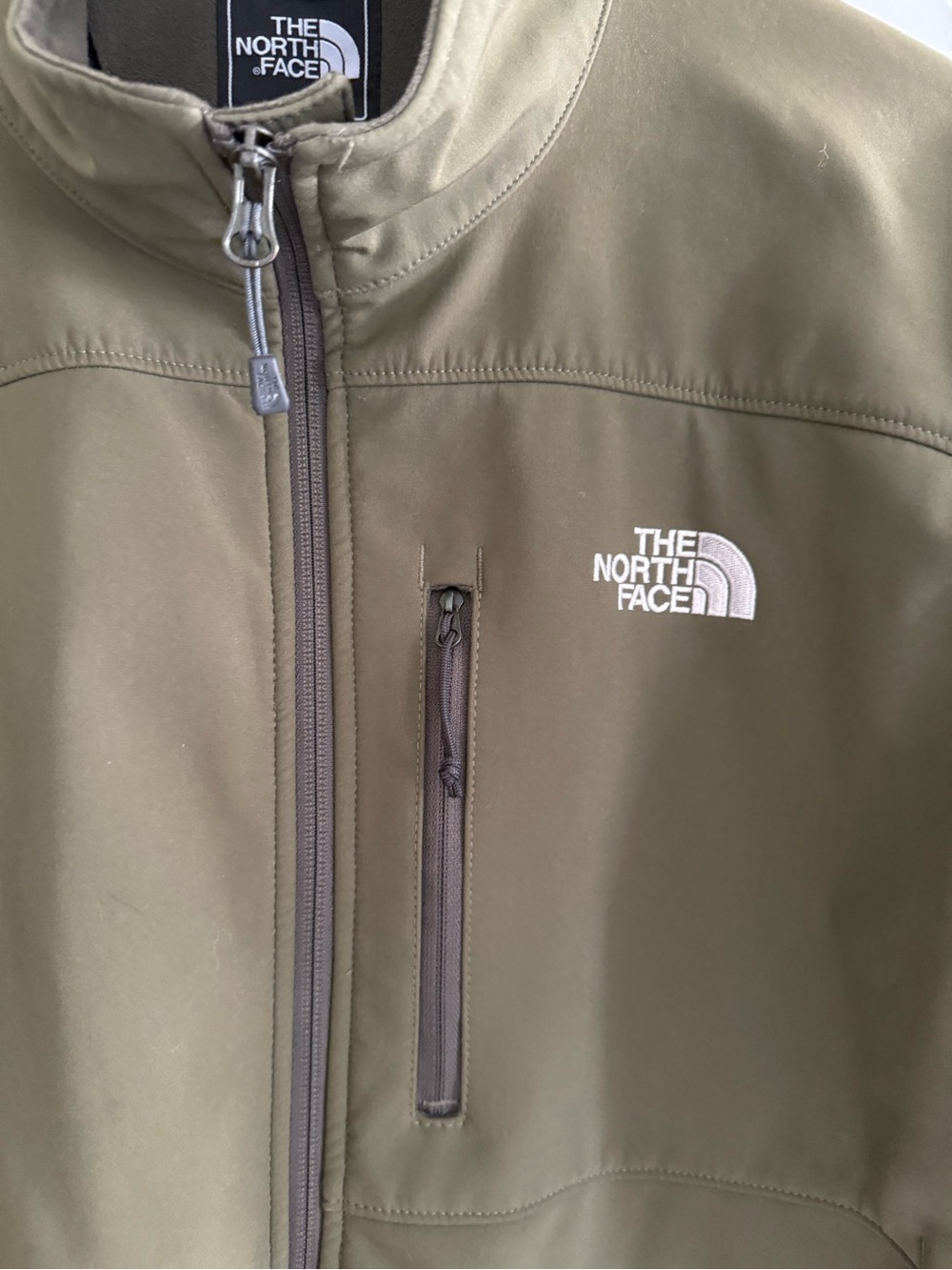 The North Face APEX Men's Olive Green Softshell Jacket - Picture 3 of 4